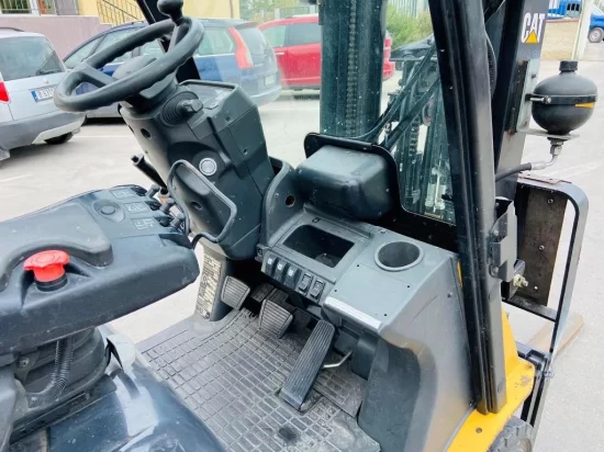 περονοφόρο ανυψωτικό υγραερίου CATERPILLAR