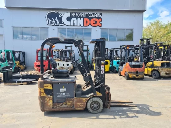 ηλεκτρικό περονοφόρο ανυψωτικό CATERPILLAR