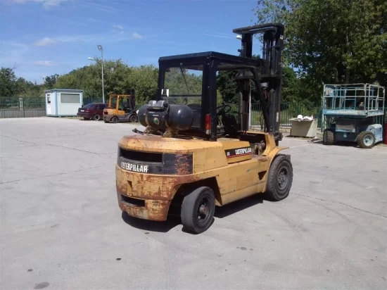 περονοφόρο ανυψωτικό υγραερίου CATERPILLAR