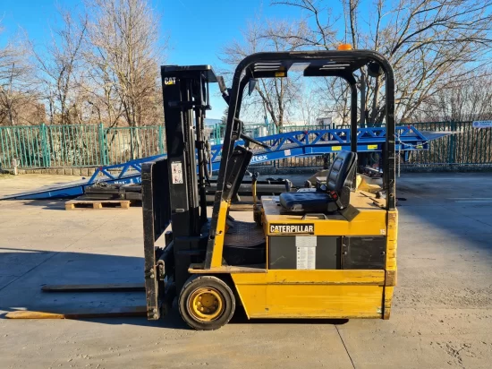ηλεκτρικό περονοφόρο ανυψωτικό CATERPILLAR
