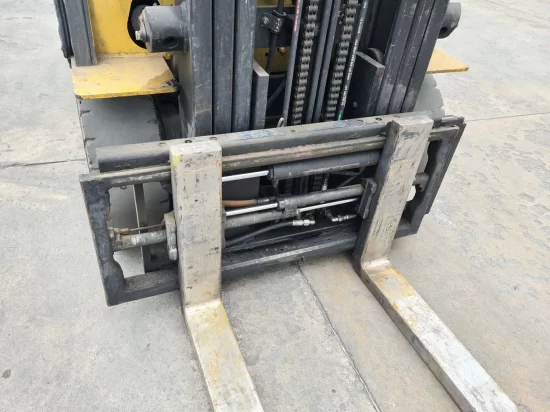 ηλεκτρικό περονοφόρο ανυψωτικό CATERPILLAR