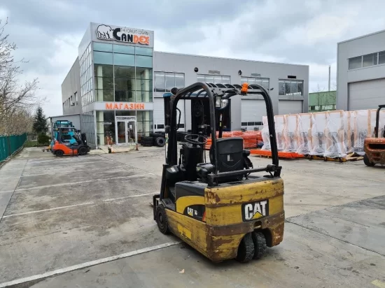 ηλεκτρικό περονοφόρο ανυψωτικό CATERPILLAR