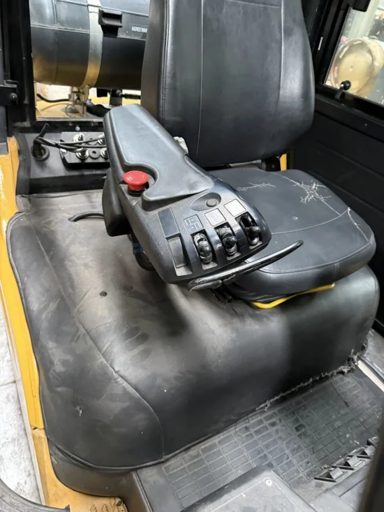 περονοφόρο ανυψωτικό υγραερίου CATERPILLAR