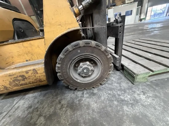 περονοφόρο ανυψωτικό υγραερίου CATERPILLAR